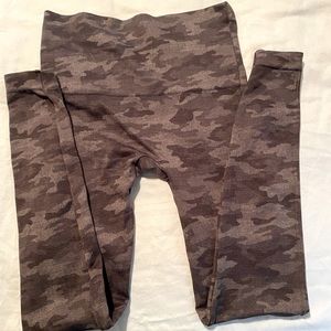 Spanx Camo leggings, loook at me know